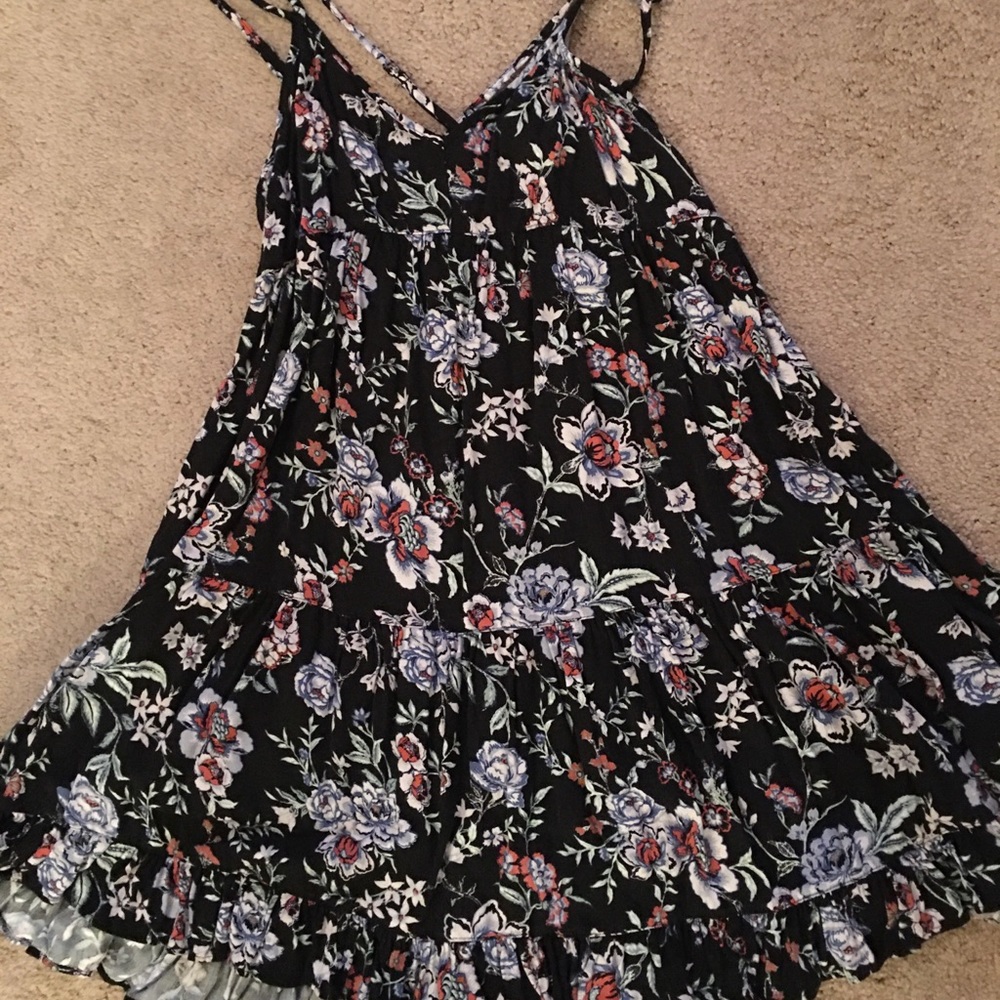 American Eagle floral shift dress
